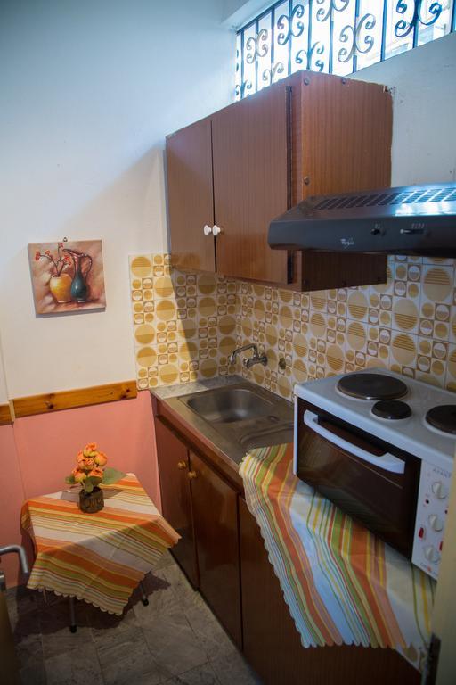 Golden Sun Rooms Pyrgi Thermis Стая снимка